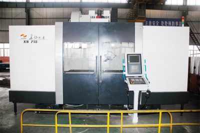 XH718立式加工中心